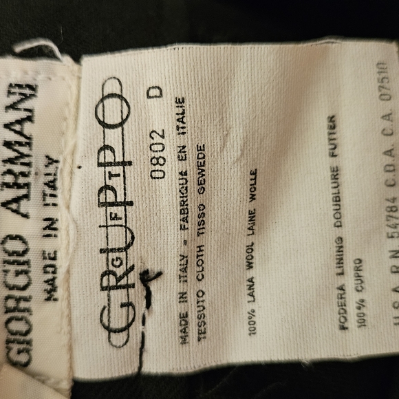 Vintage Georgio Armani black mid length skirt size 44 which equals a medium / 8 - Picture 4 of 5